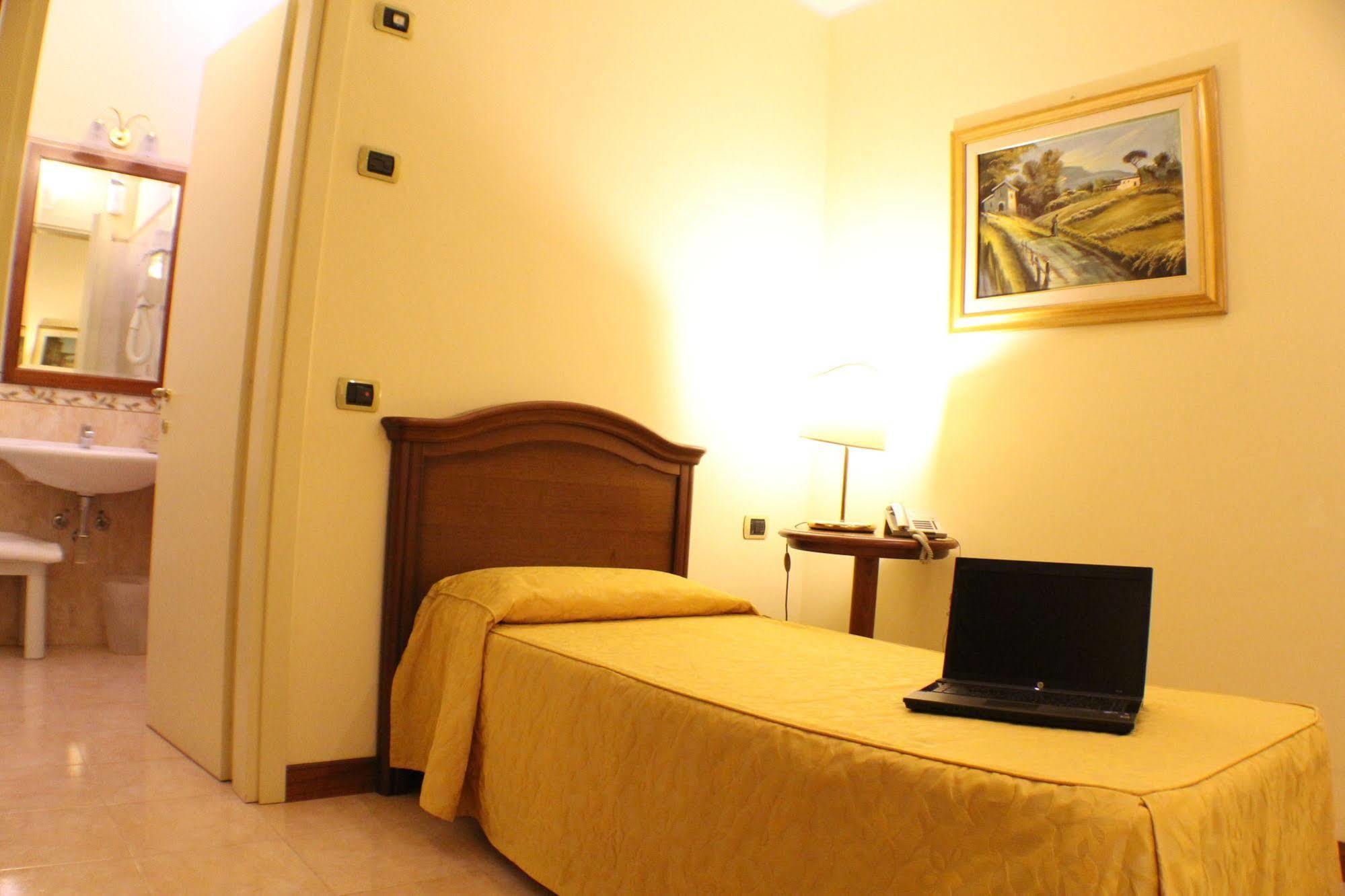 Certosa Hotel Milan Bagian luar foto