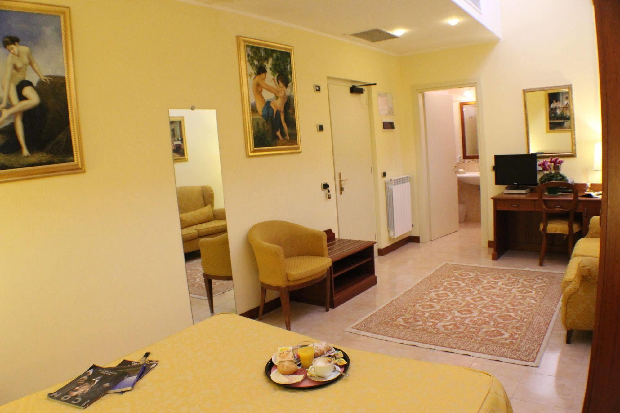 Certosa Hotel Milan Bagian luar foto